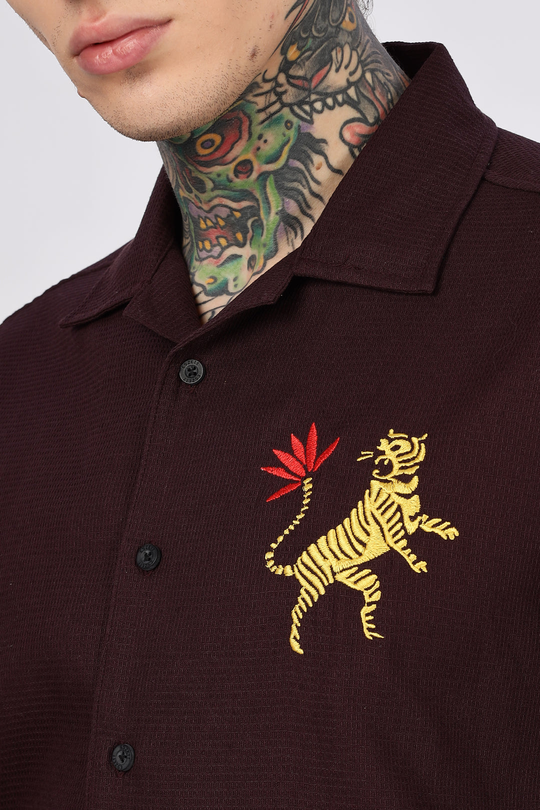 Tiger: Embroidery Textured Fabric Cuban shirt