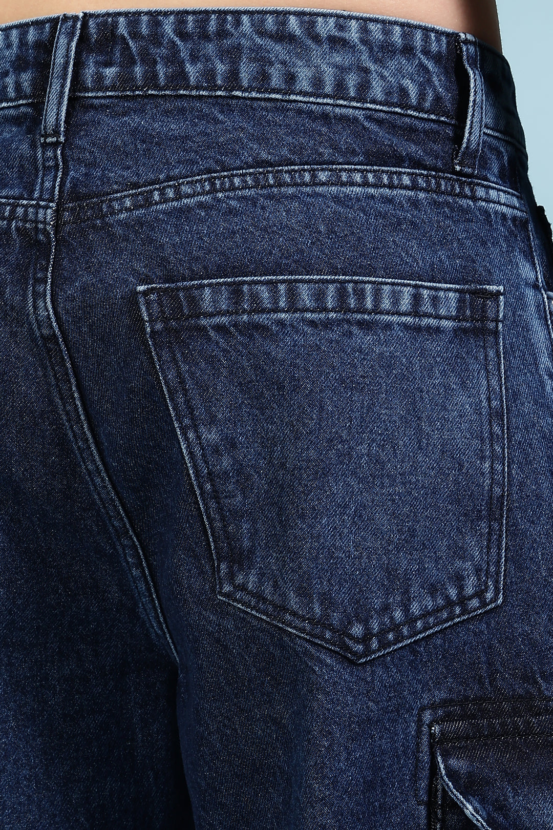 Classic: washed twin pockets cargo pants