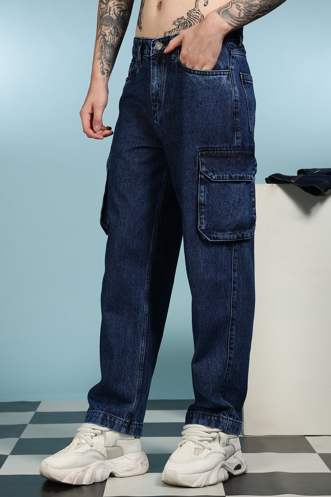 Classic: washed twin pockets cargo pants
