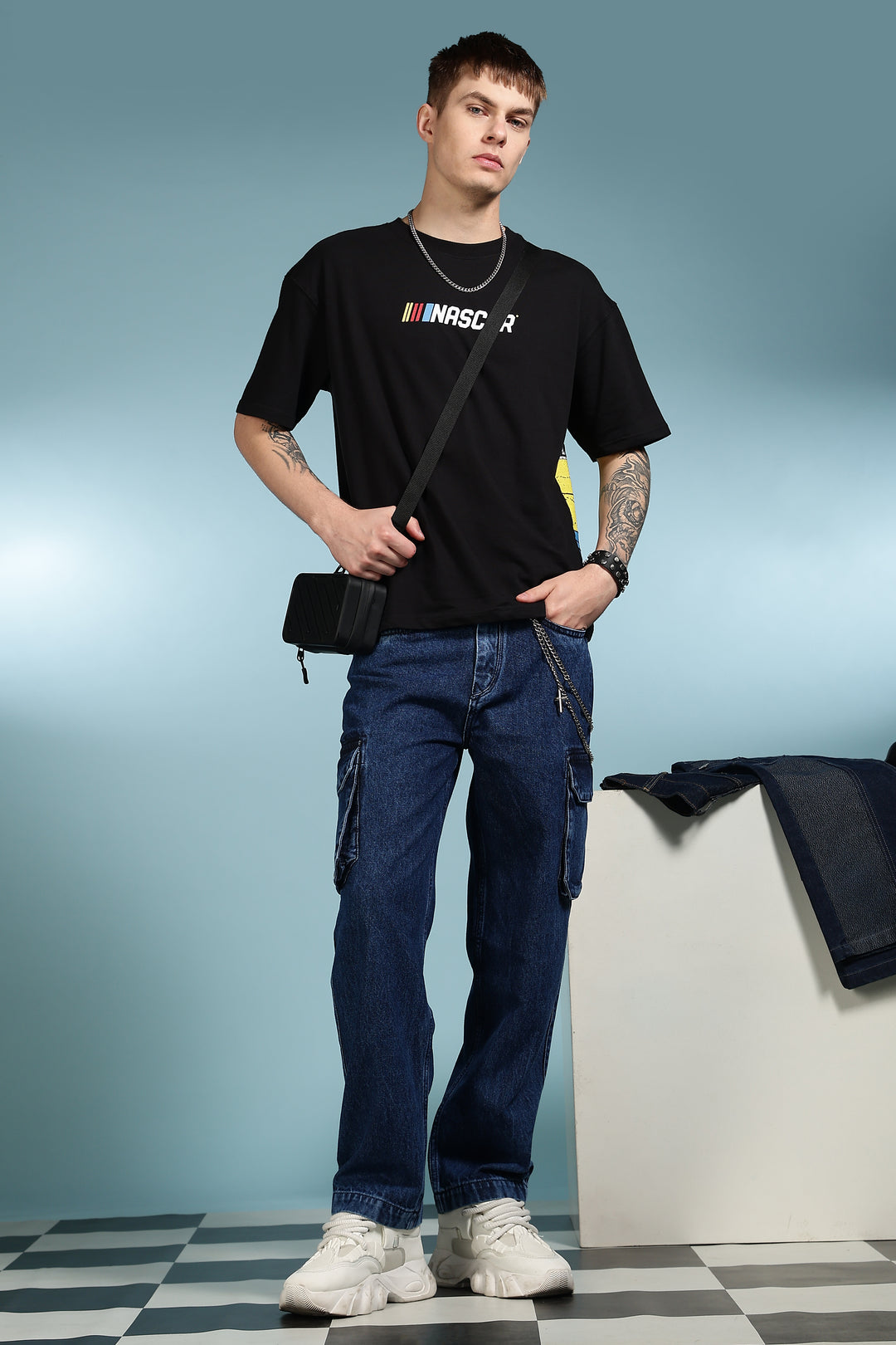 Classic: washed twin pockets cargo pants