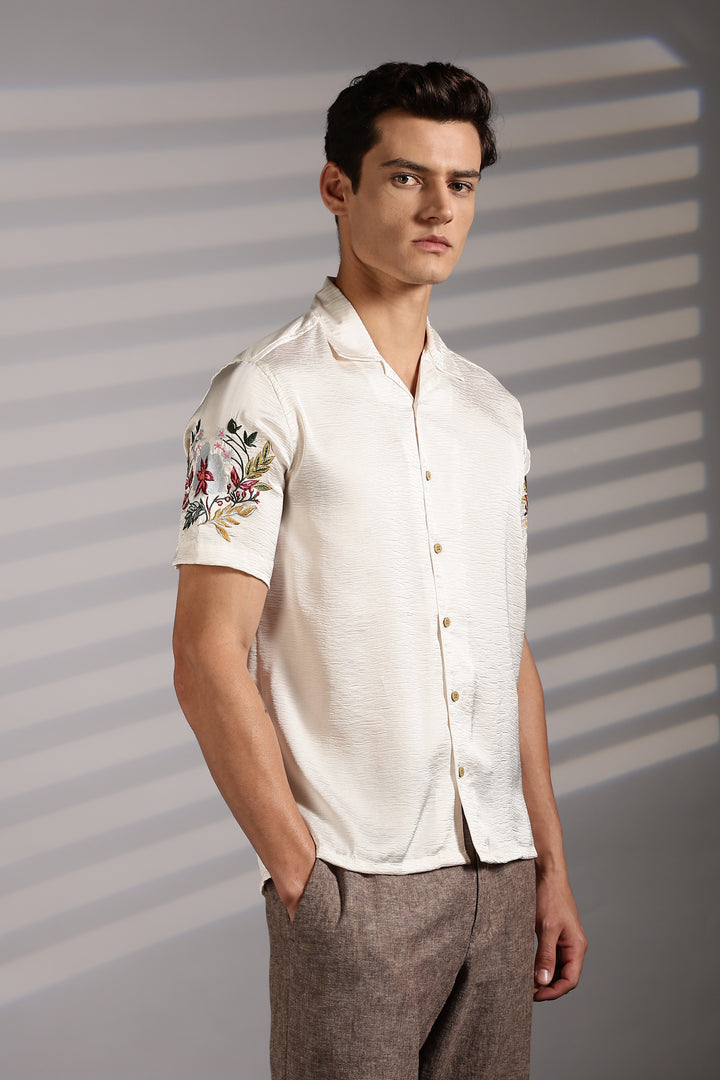 Cosmos Embroidery Shirt