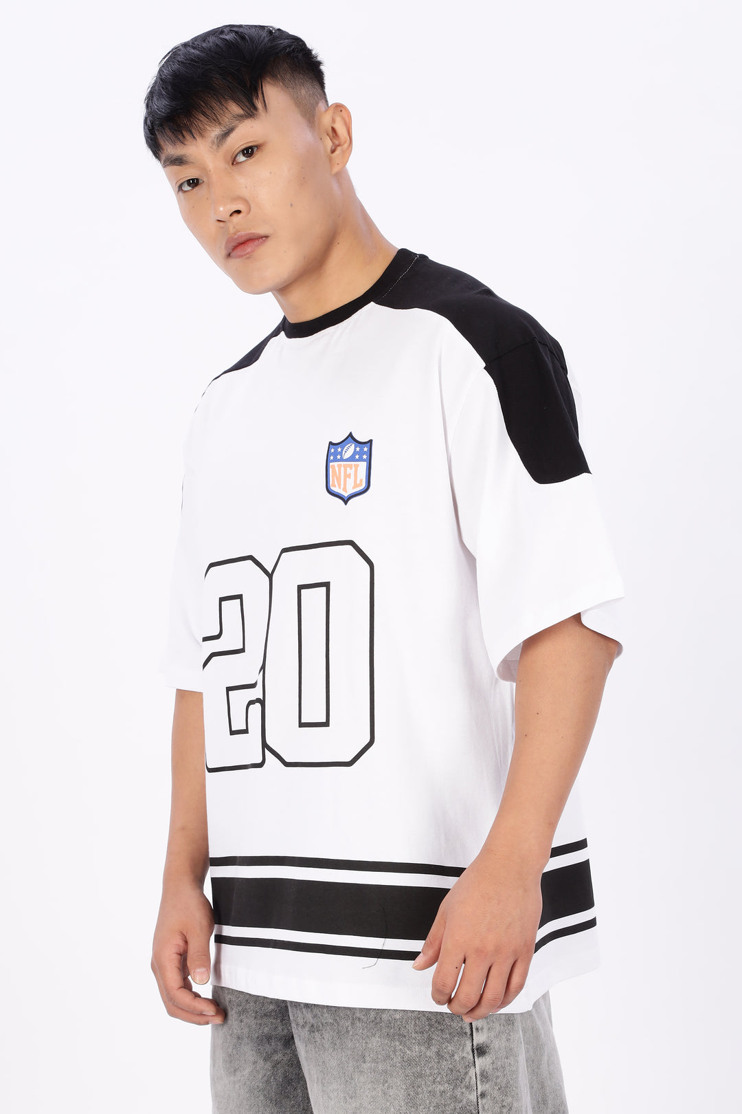 NFL: Black & White Oversized T-shirt