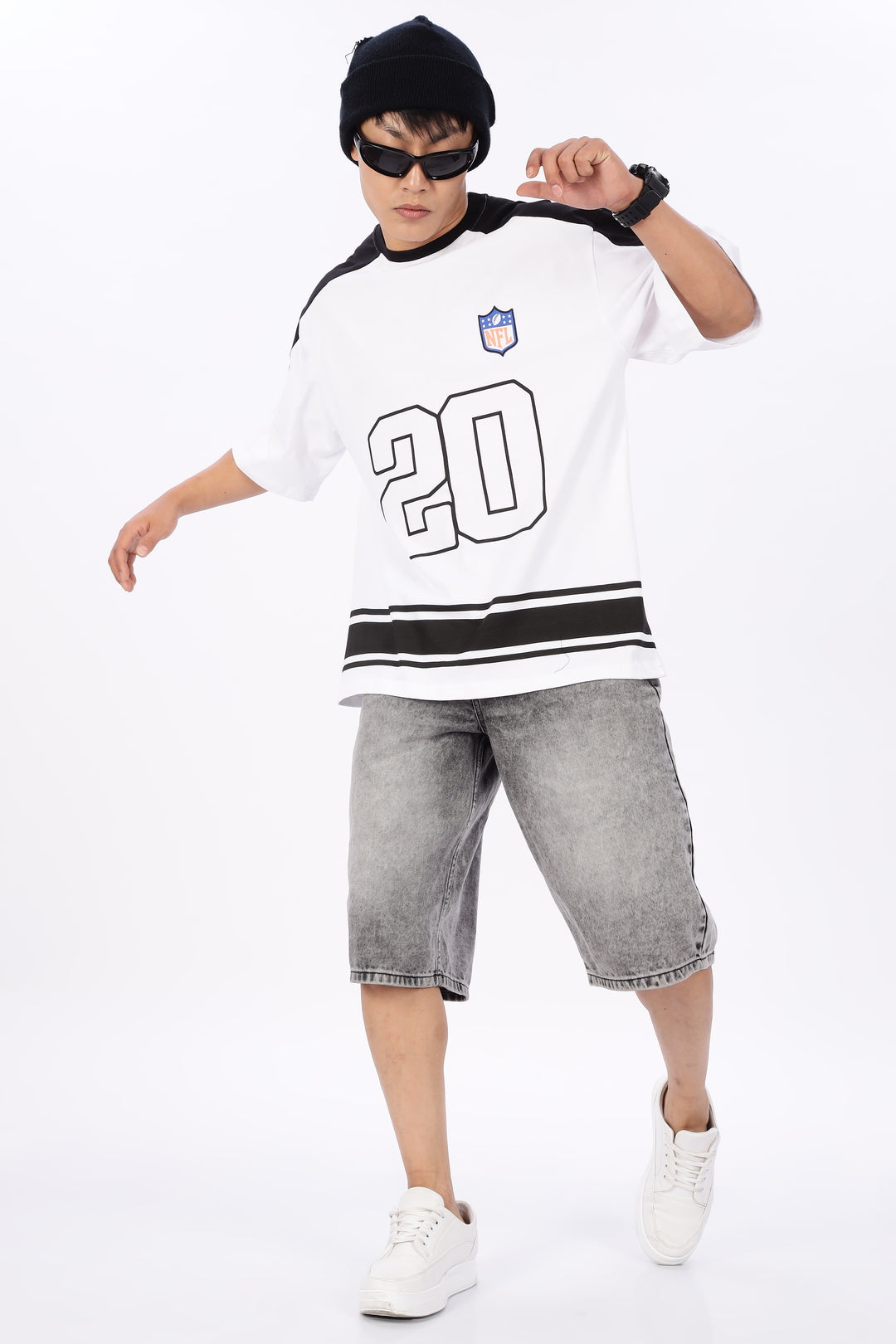 NFL: Black & White Oversized T-shirt