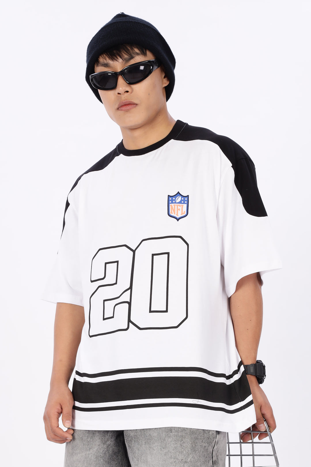 NFL: Black & White Oversized T-shirt