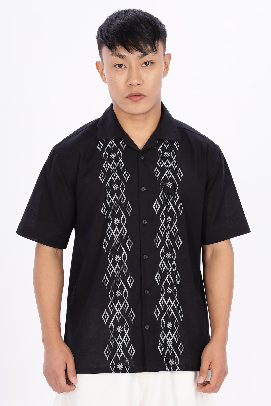 Trendsetting: Boxy Fit Linen black Cuban Shirt