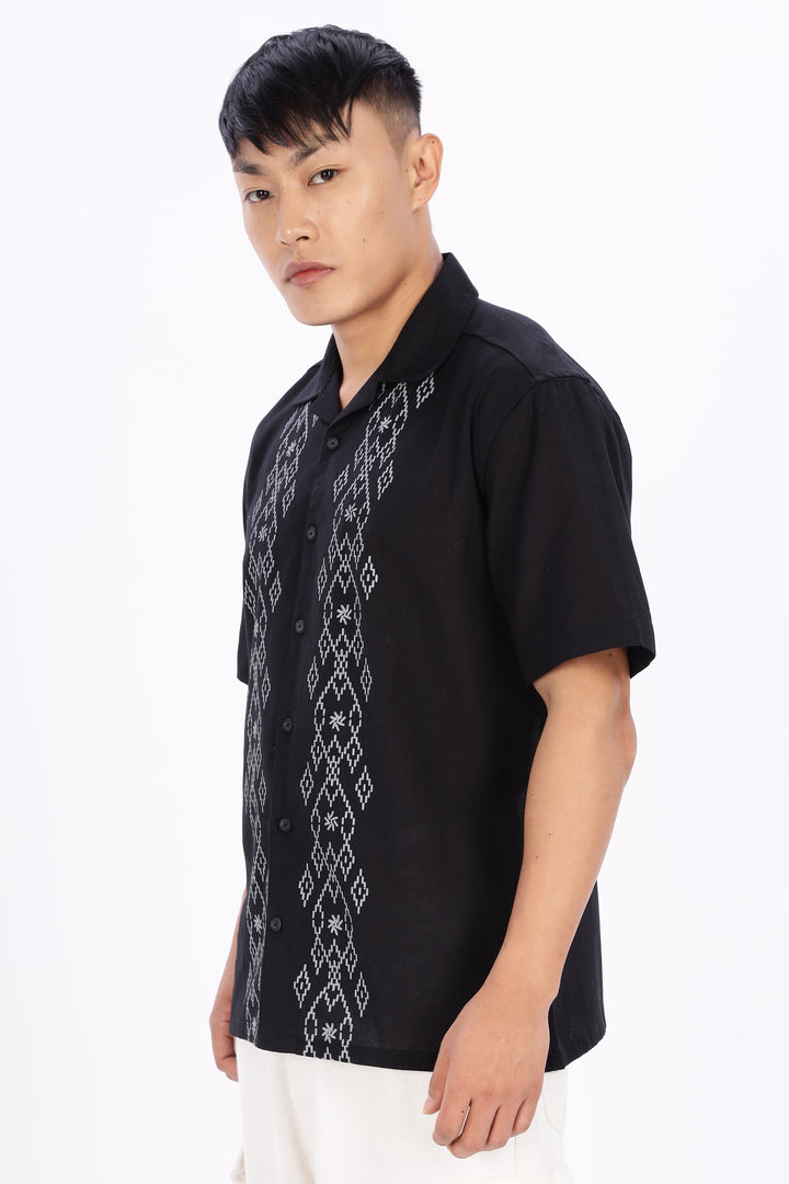 Trendsetting: Boxy Fit Linen black Cuban Shirt