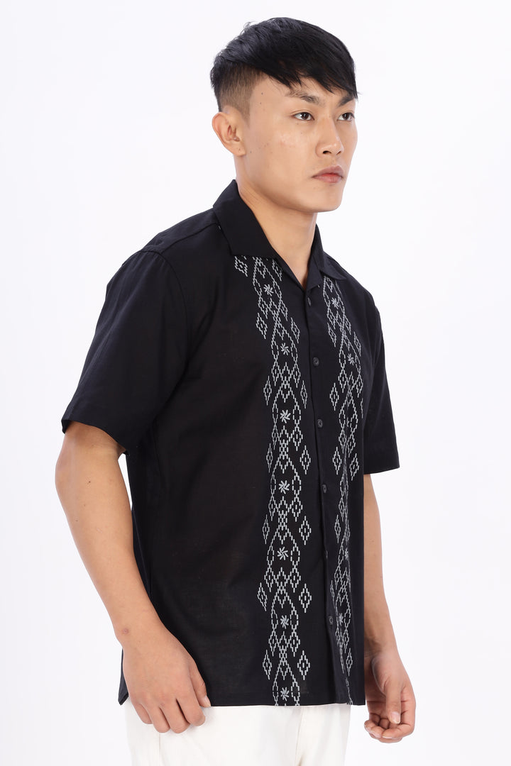 Trendsetting: Boxy Fit Linen black Cuban Shirt