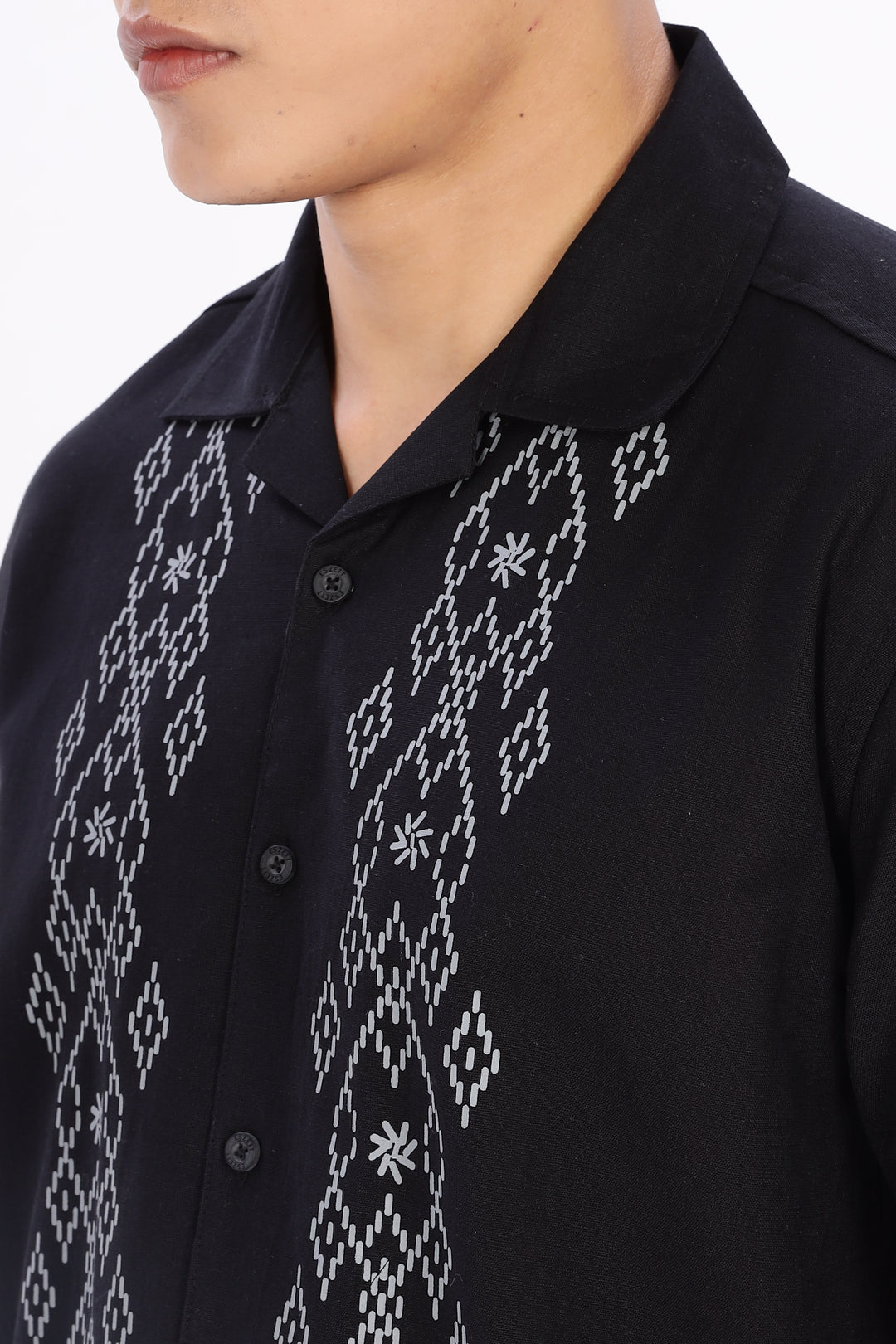 Trendsetting: Boxy Fit Linen black Cuban Shirt