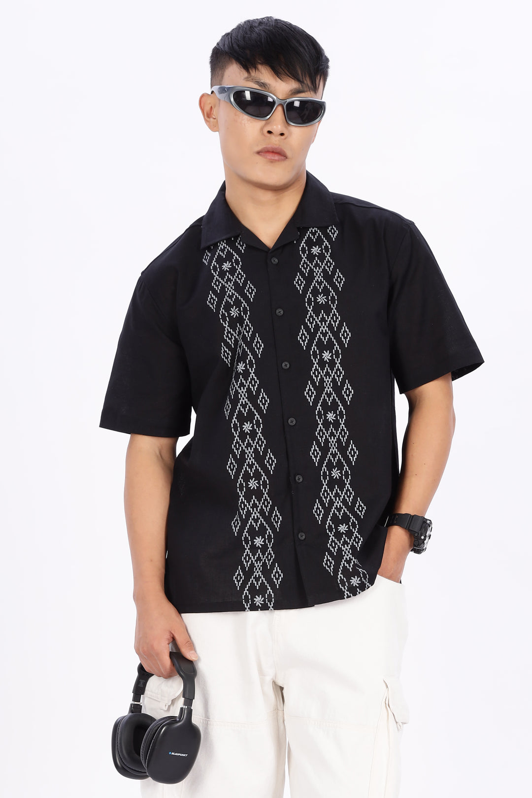 Trendsetting: Boxy Fit Linen black Cuban Shirt