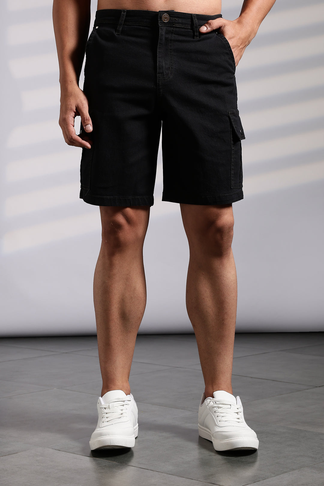 Regular Fit: Twin Pockets Cargo Shorts