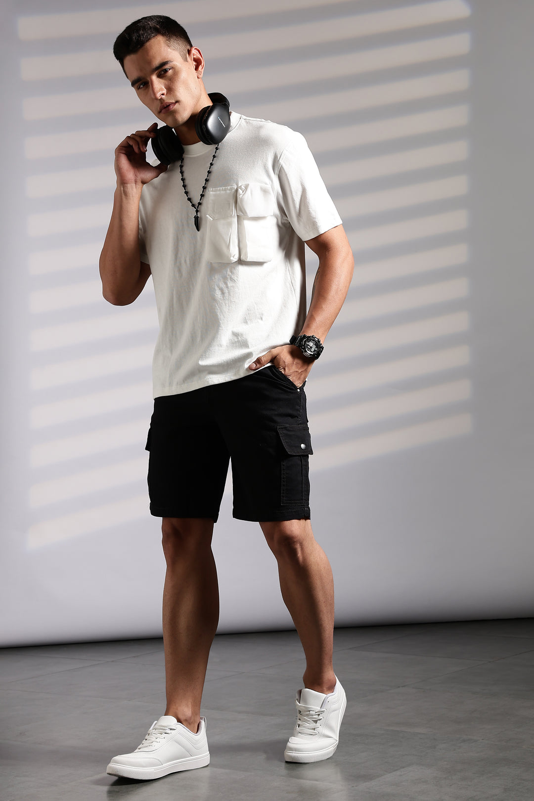 Regular Fit: Twin Pockets Cargo Shorts