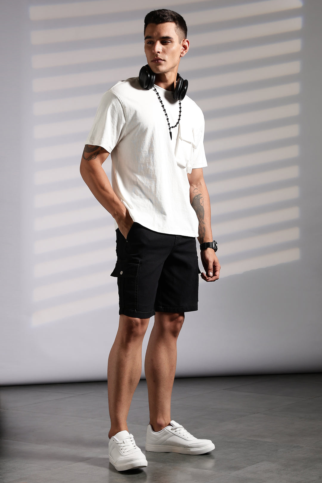 Regular Fit: Twin Pockets Cargo Shorts