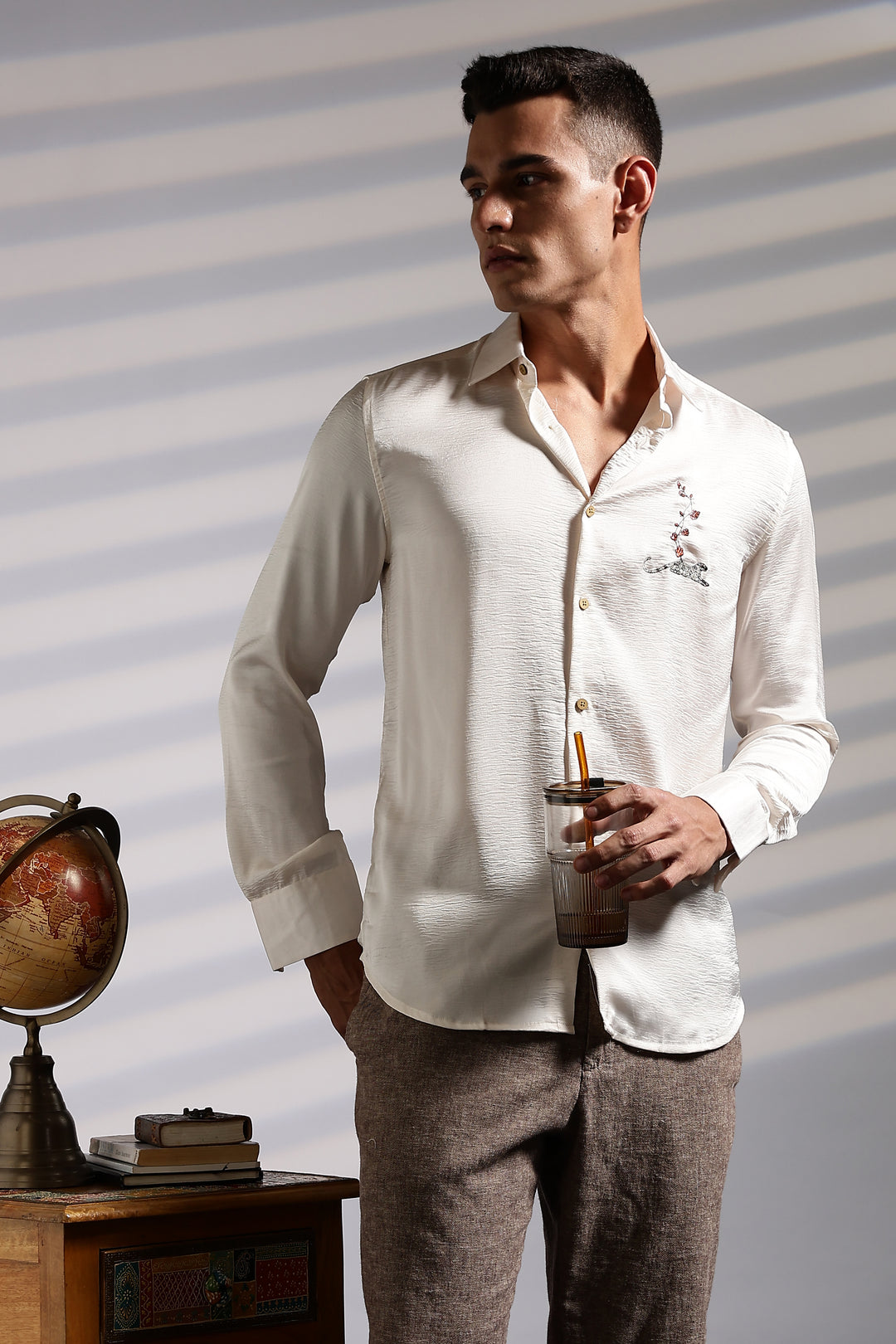 Elegant embroidery Textured fabric Shirt