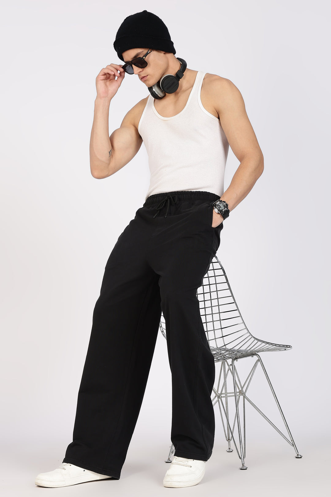 Korean Fit: Black Solid Joggers