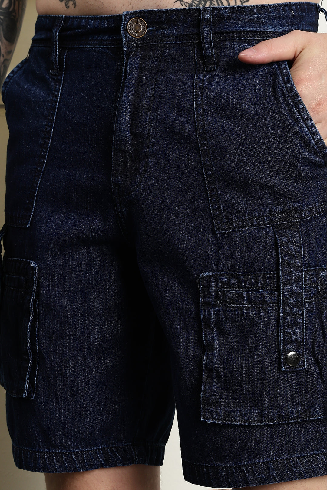 Street style washed denim shorts