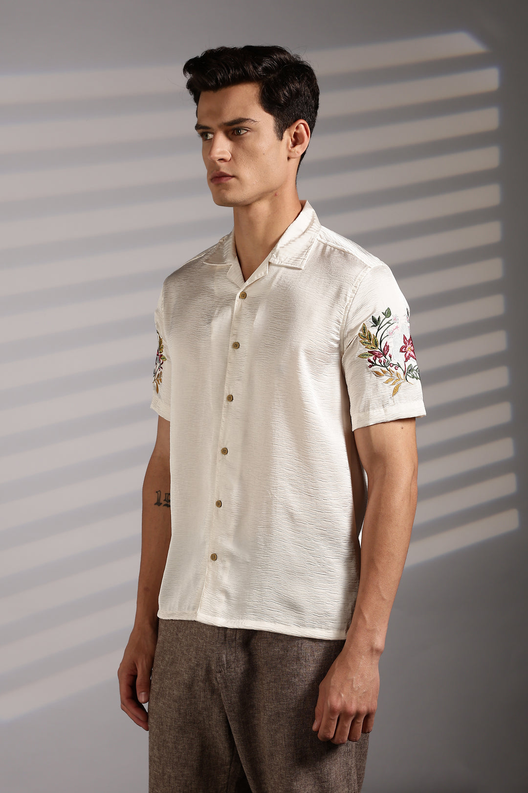Cosmos Embroidery Shirt