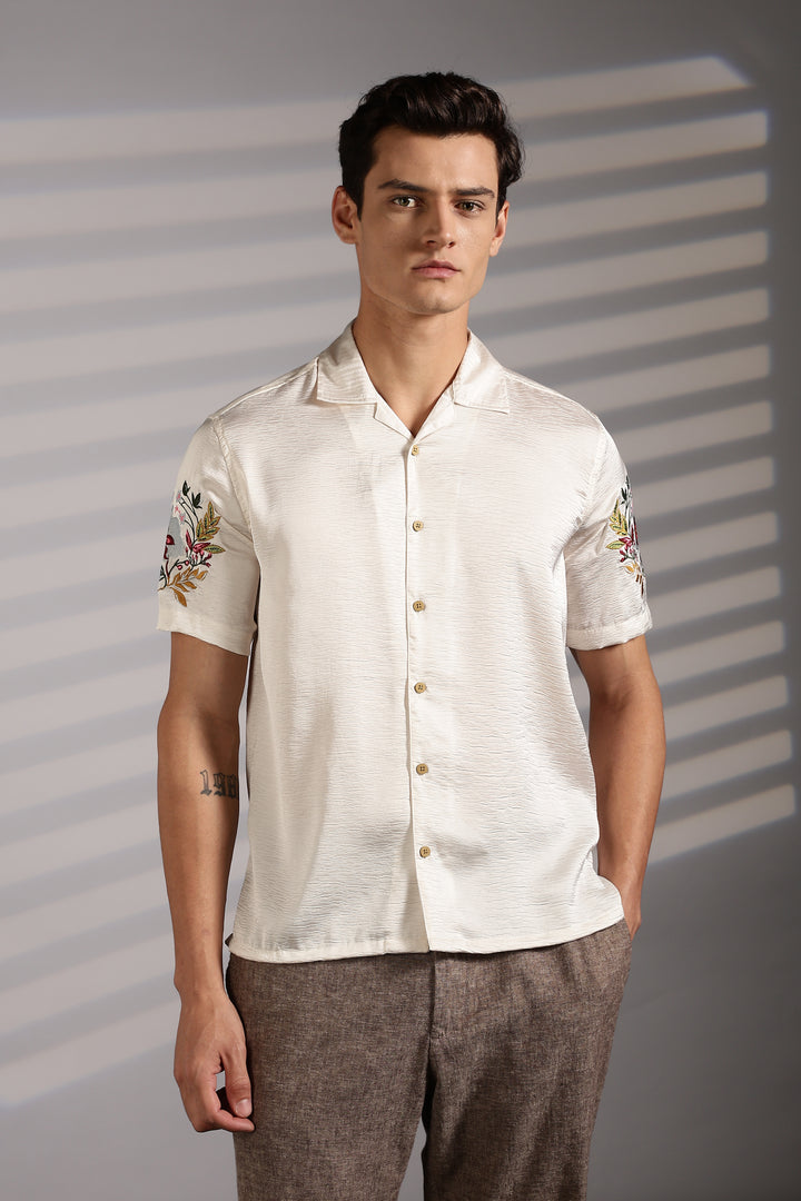 Cosmos Embroidery Shirt