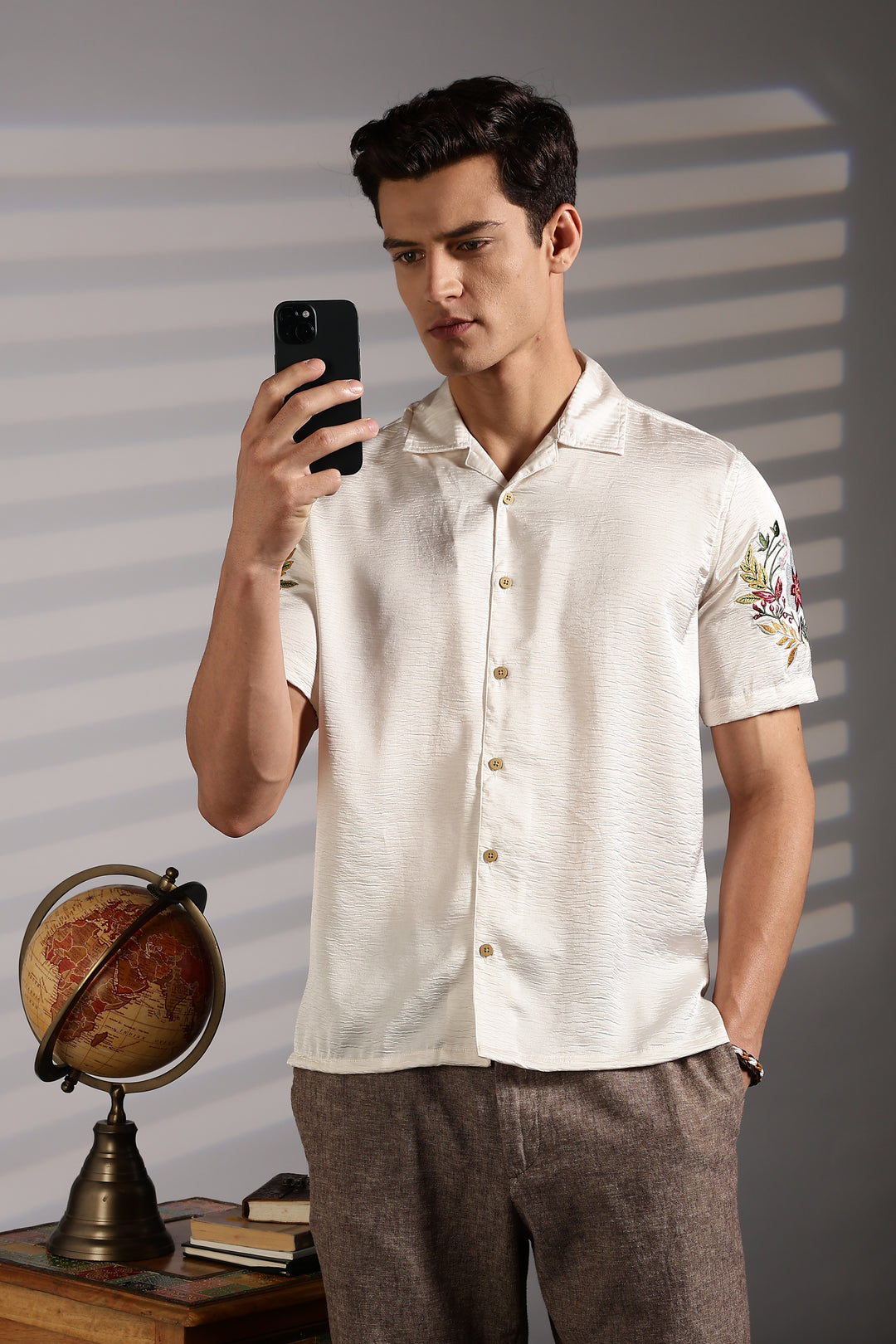 Cosmos Embroidery Shirt