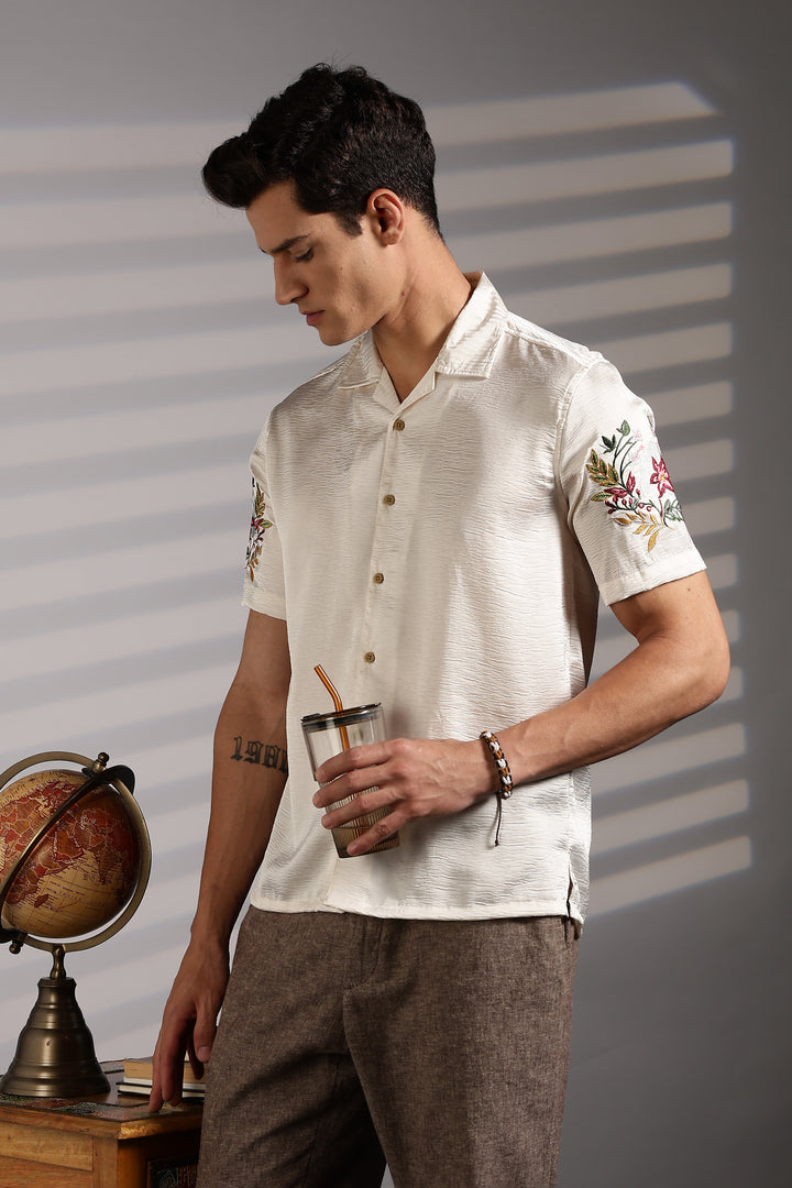 Cosmos Embroidery Shirt
