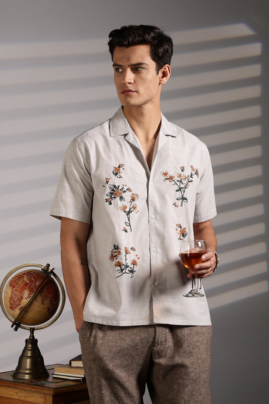 Boutonnière Embroidery Cuban shirt