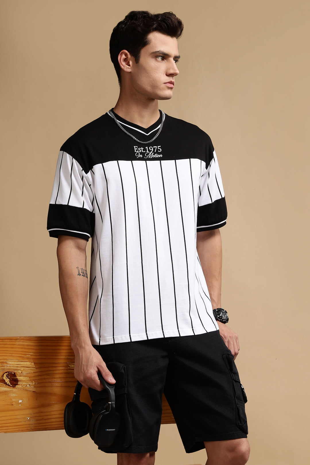 Vintage: Black and White Oversized T-shirt
