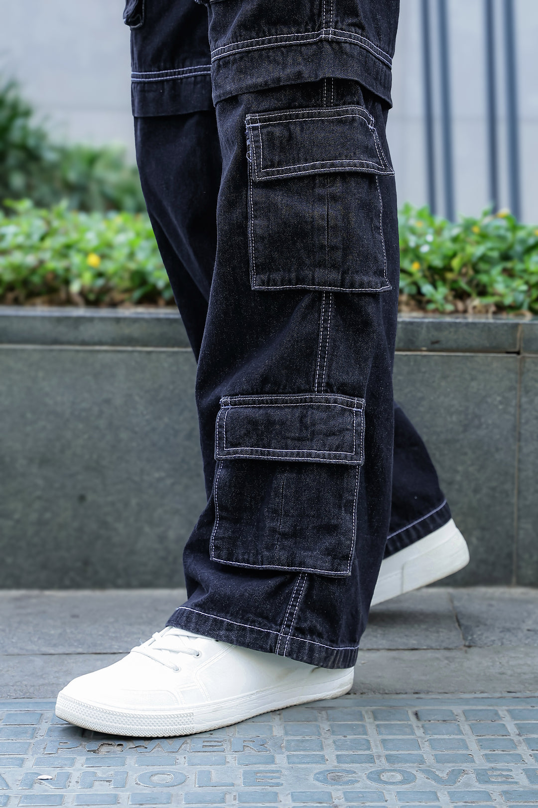 Denims: Brisky Baggy Black Cargo Pants