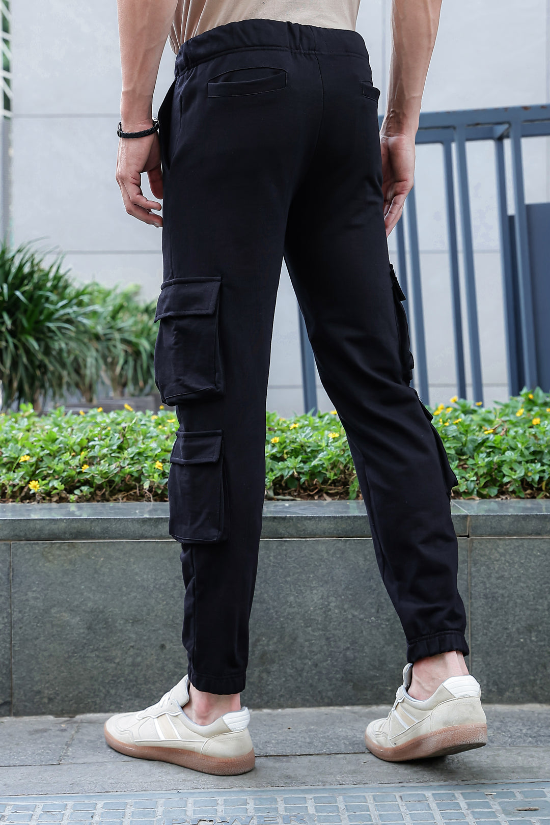 Multi Pockets: Black Cargo Joggers