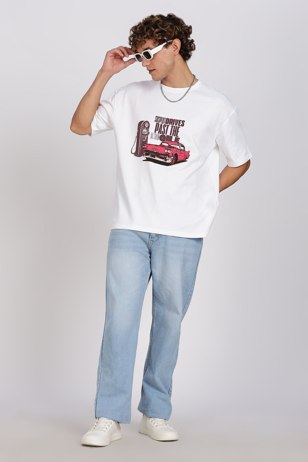 Suspect: White Oversized T-shirt