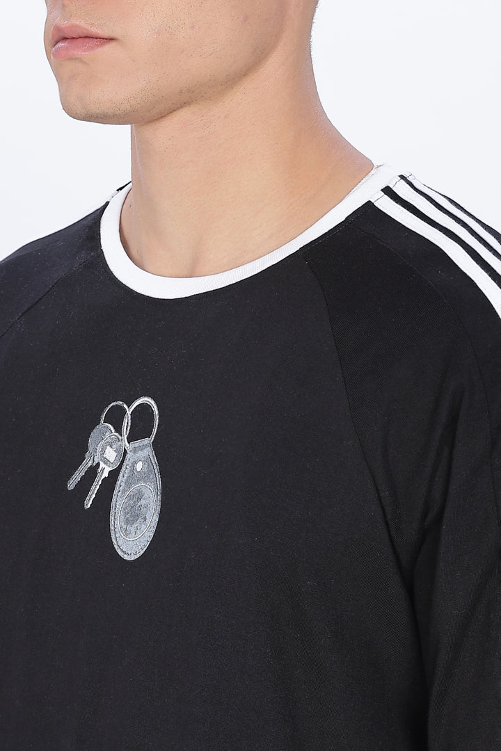 Grey Keychain: Black Oversized T-shirt