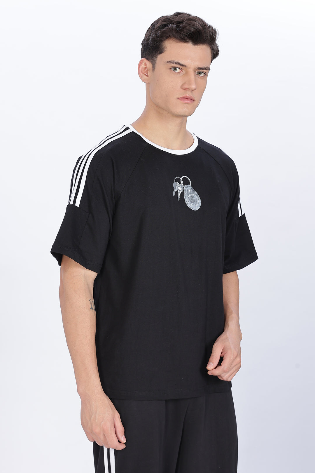 Grey Keychain: Black Oversized T-shirt