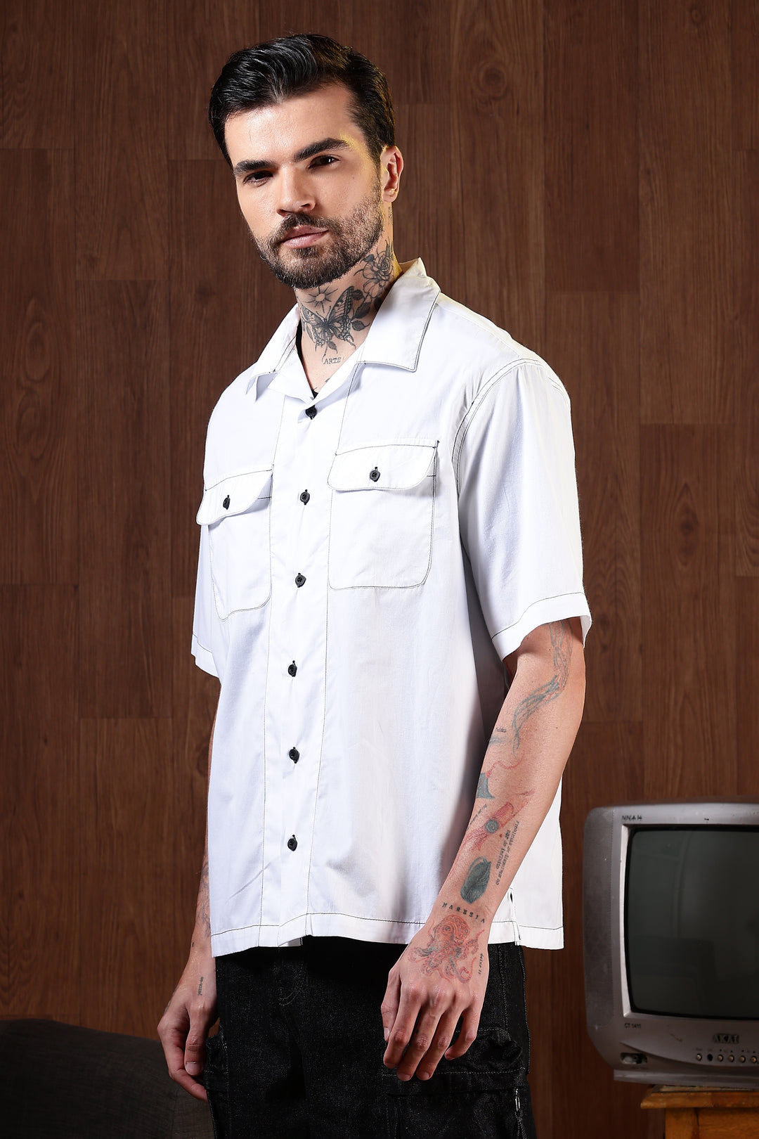 Contrasting Thread: White Oversized Shirt