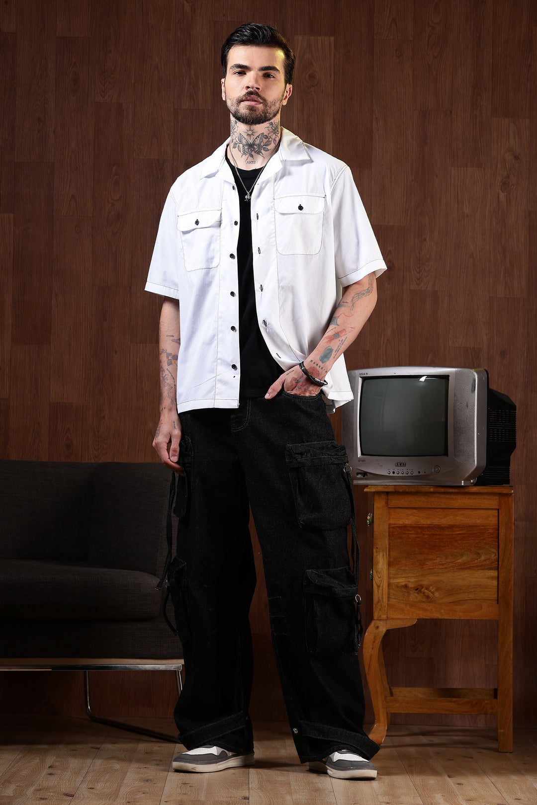 Contrasting Thread: White Oversized Shirt