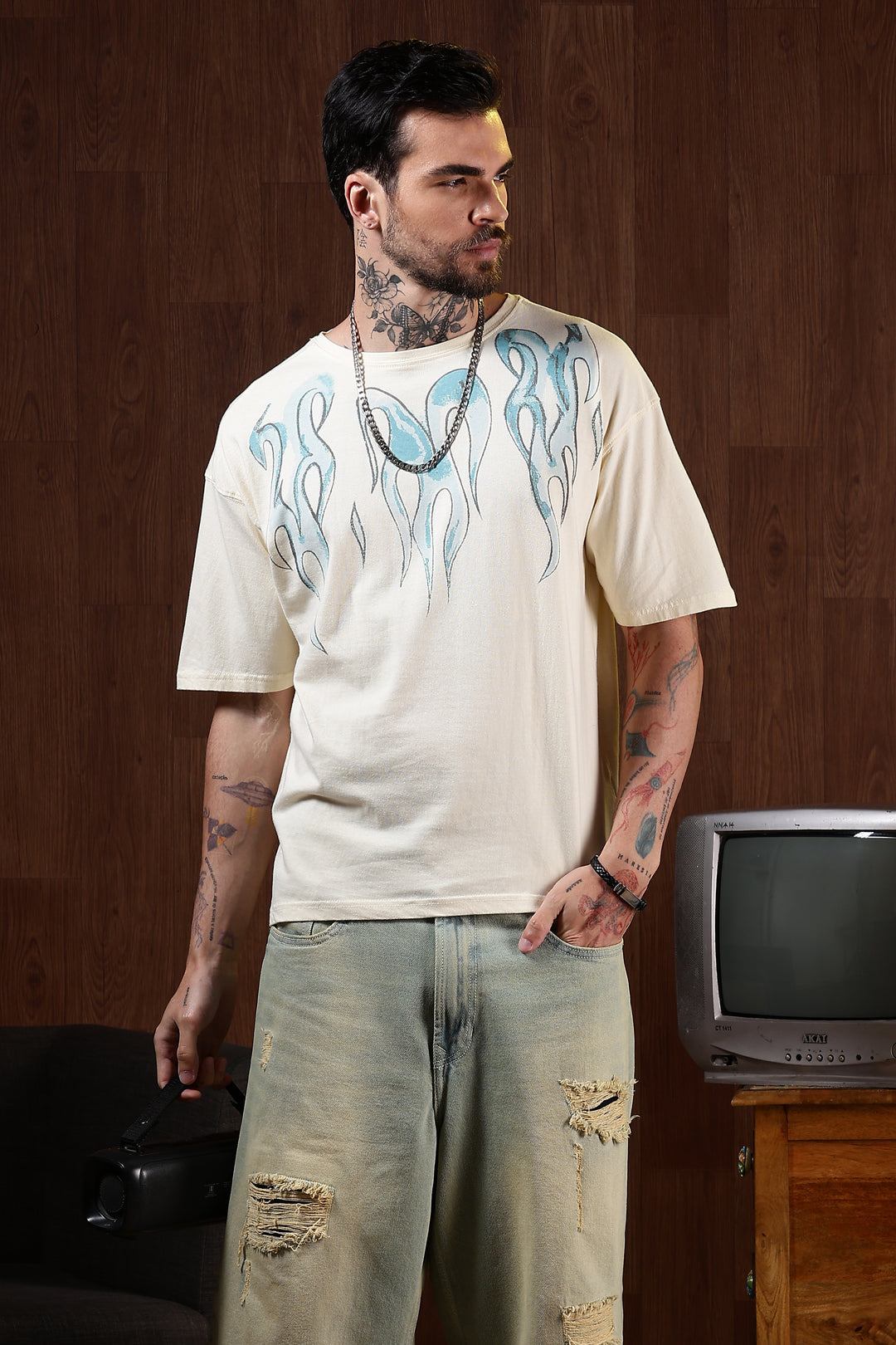 Blue Flames: cream Oversized T-shirt
