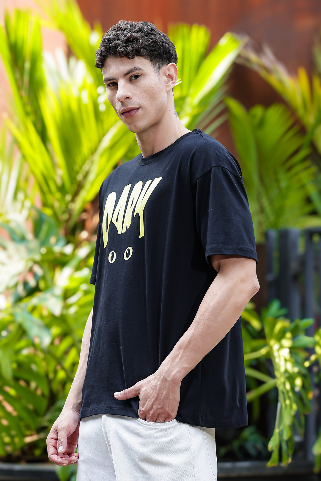 Dark: Oversized T-shirt