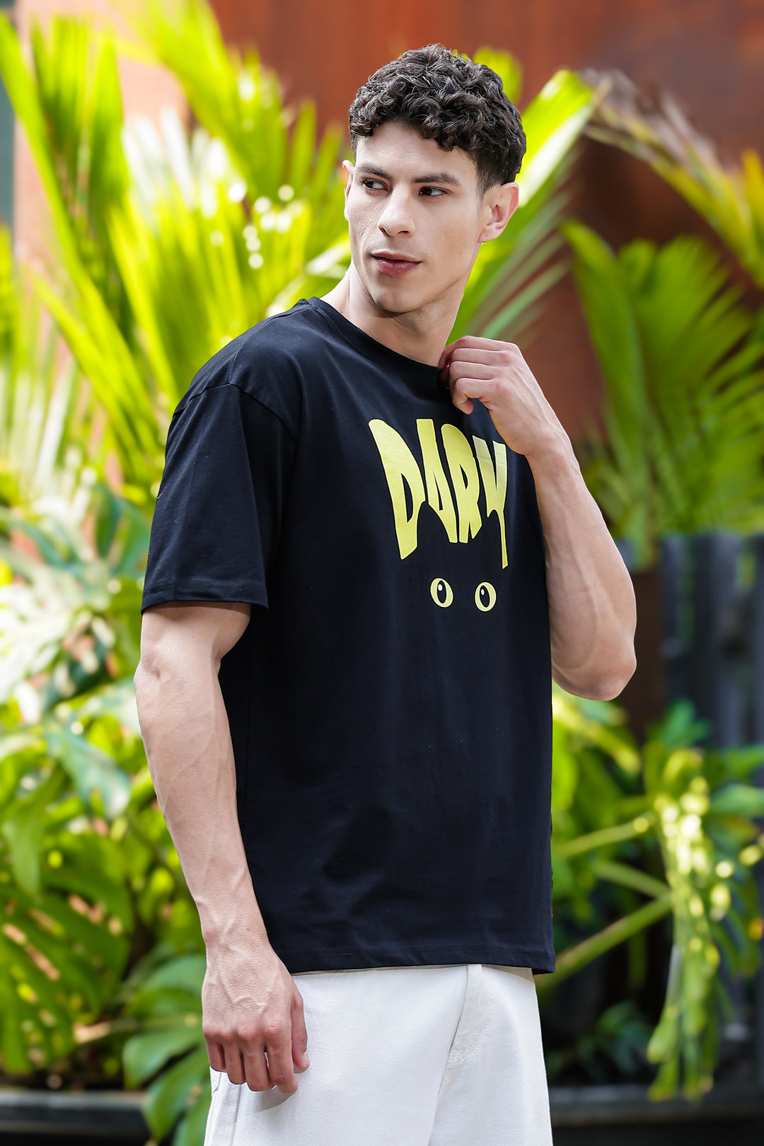 Dark: Oversized T-shirt