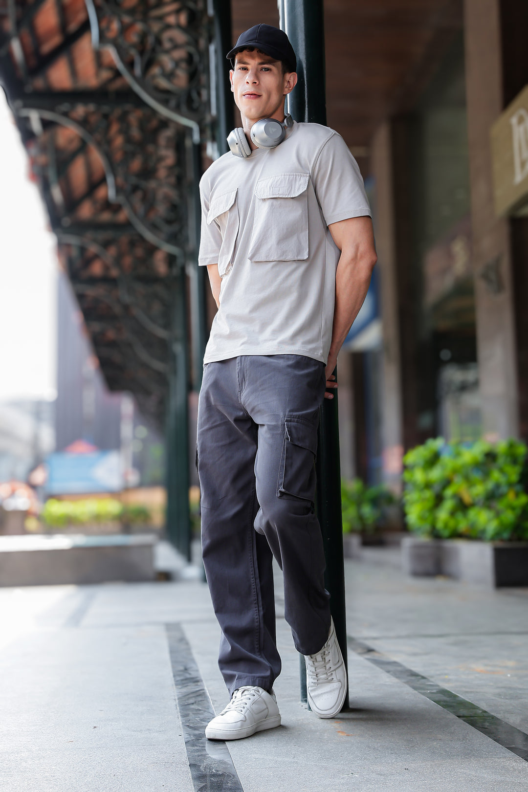 Essentials : Grey Cargo Pants