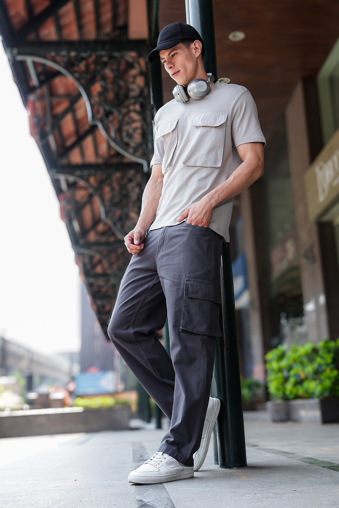 Essentials : Grey Cargo Pants