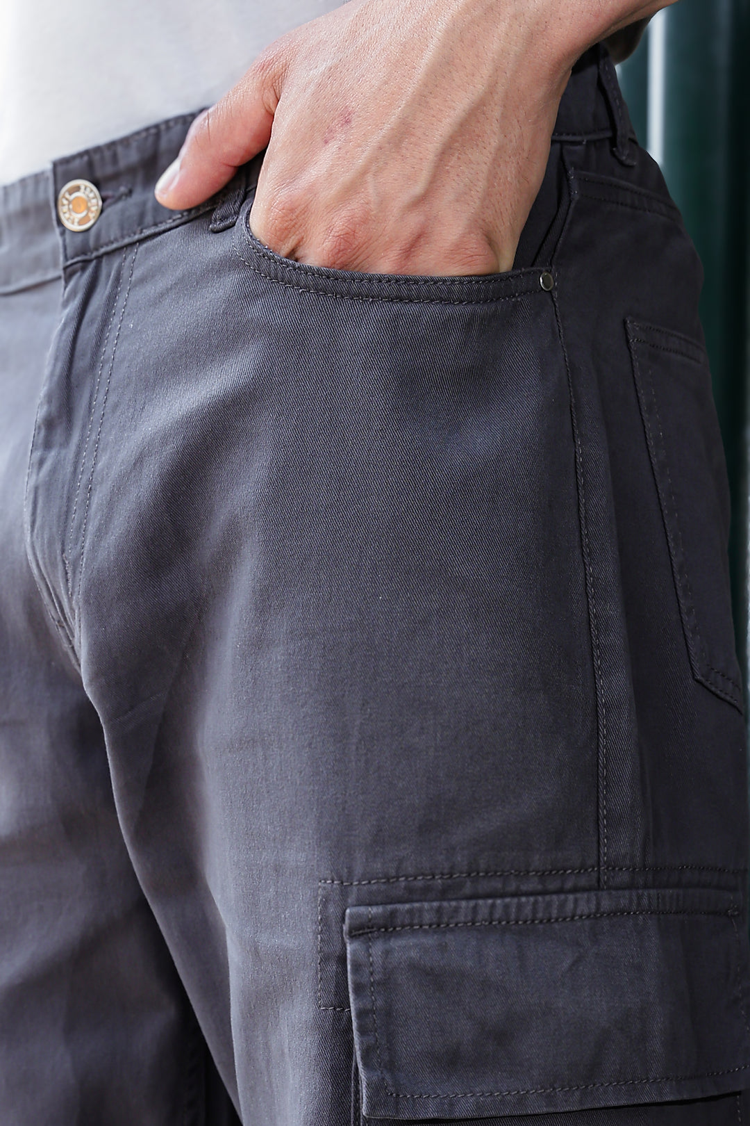 Essentials : Grey Cargo Pants