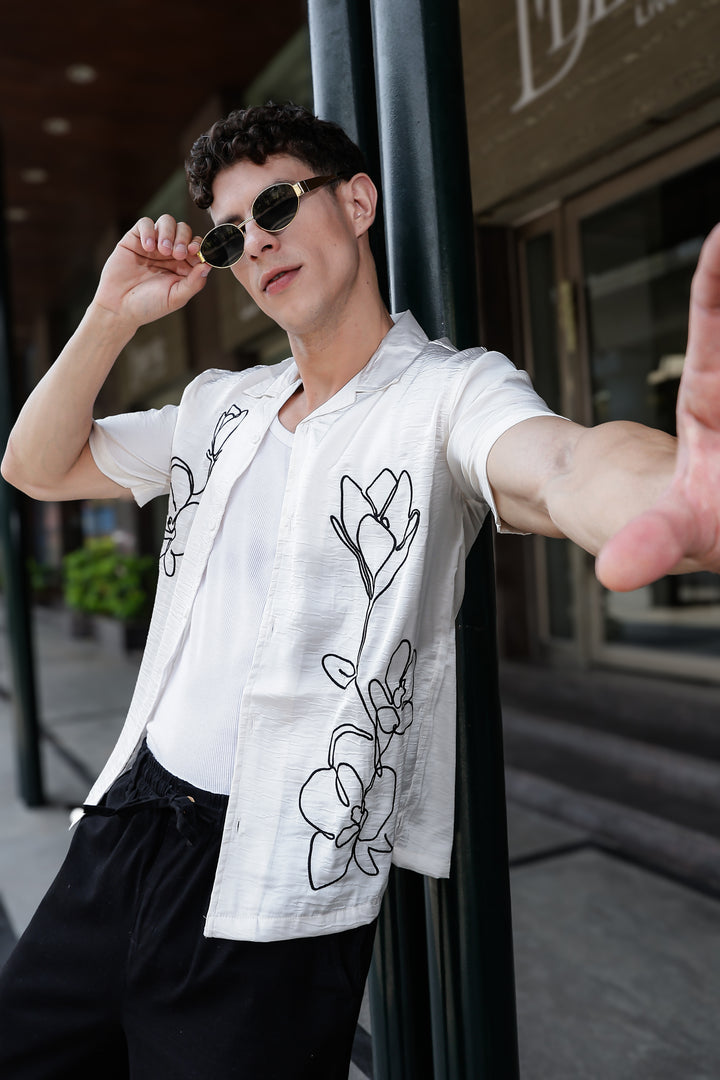 Sacred lotus : Embroidery Textured Fabric Cuban Shirt