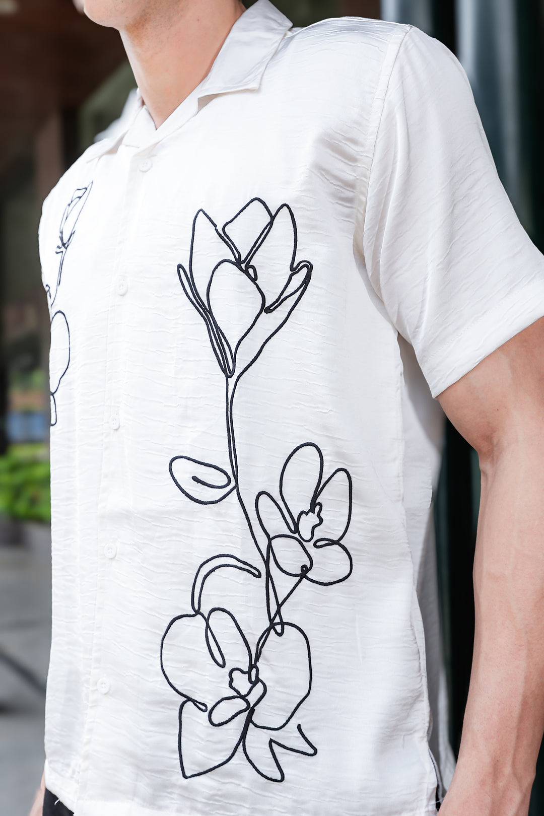 Sacred lotus : Embroidery Textured Fabric Cuban Shirt