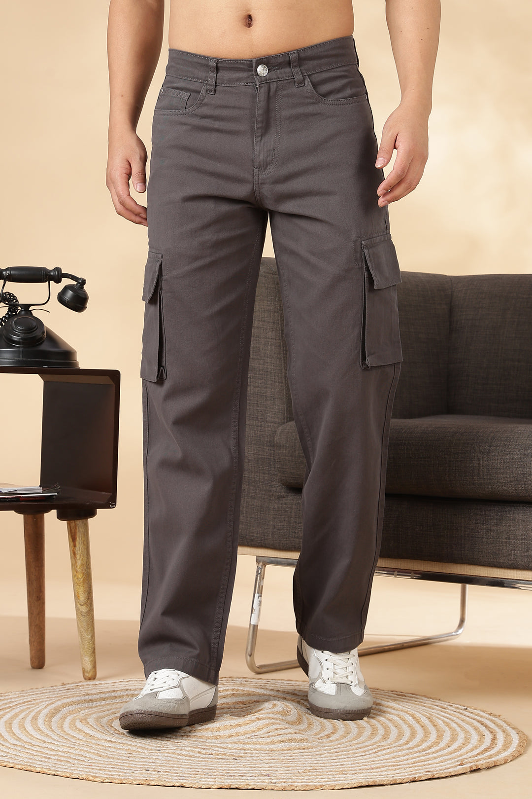 Essentials : Grey Cargo Pants