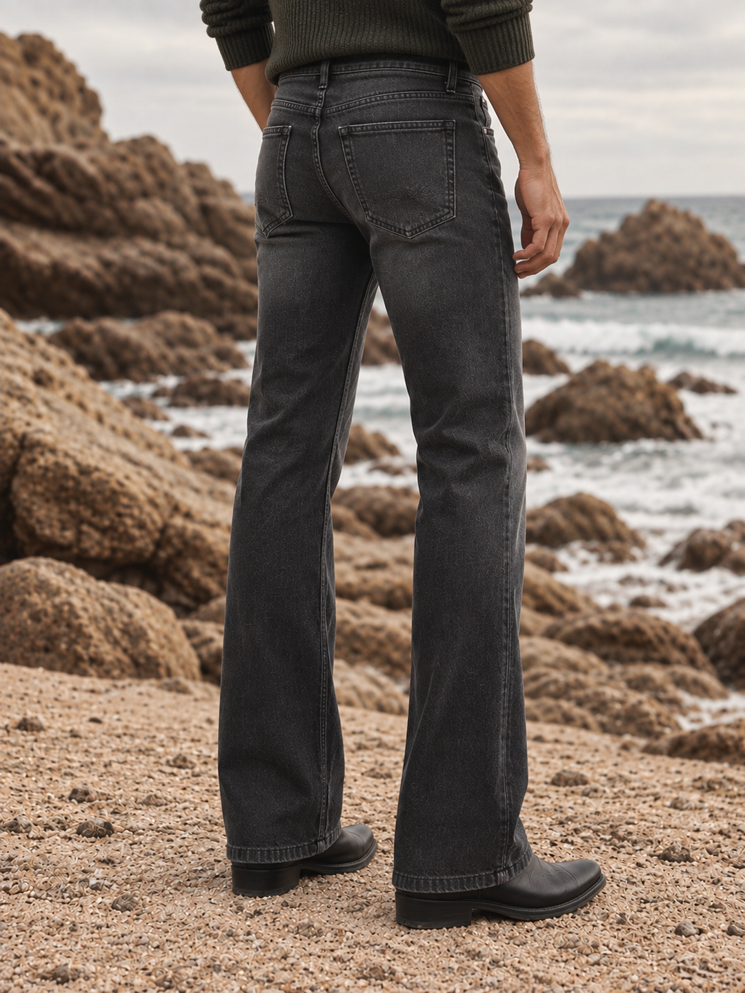 Bootcut : Black Washed Jeans