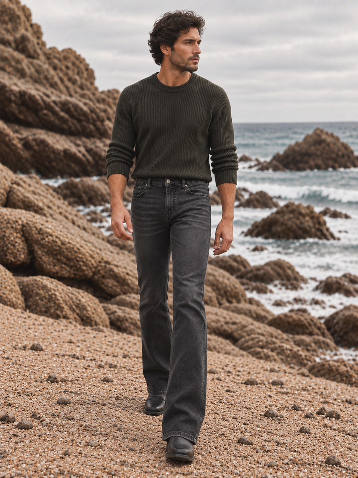 Bootcut : Black Washed Jeans