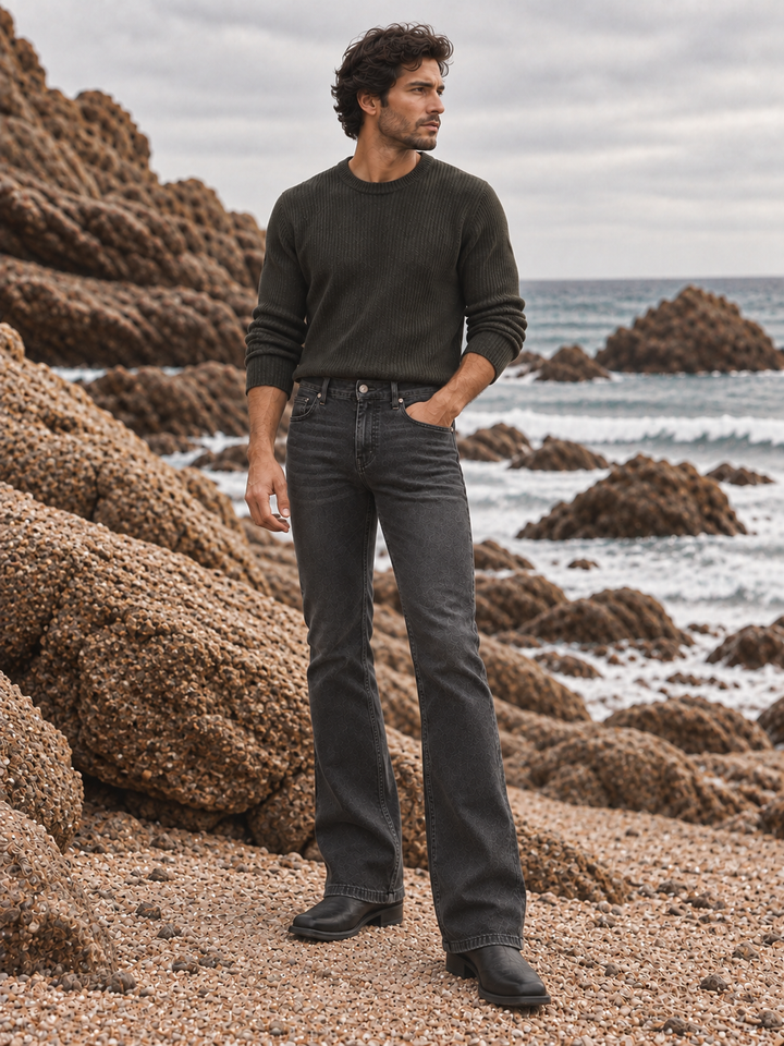 Bootcut : Black Washed Jeans