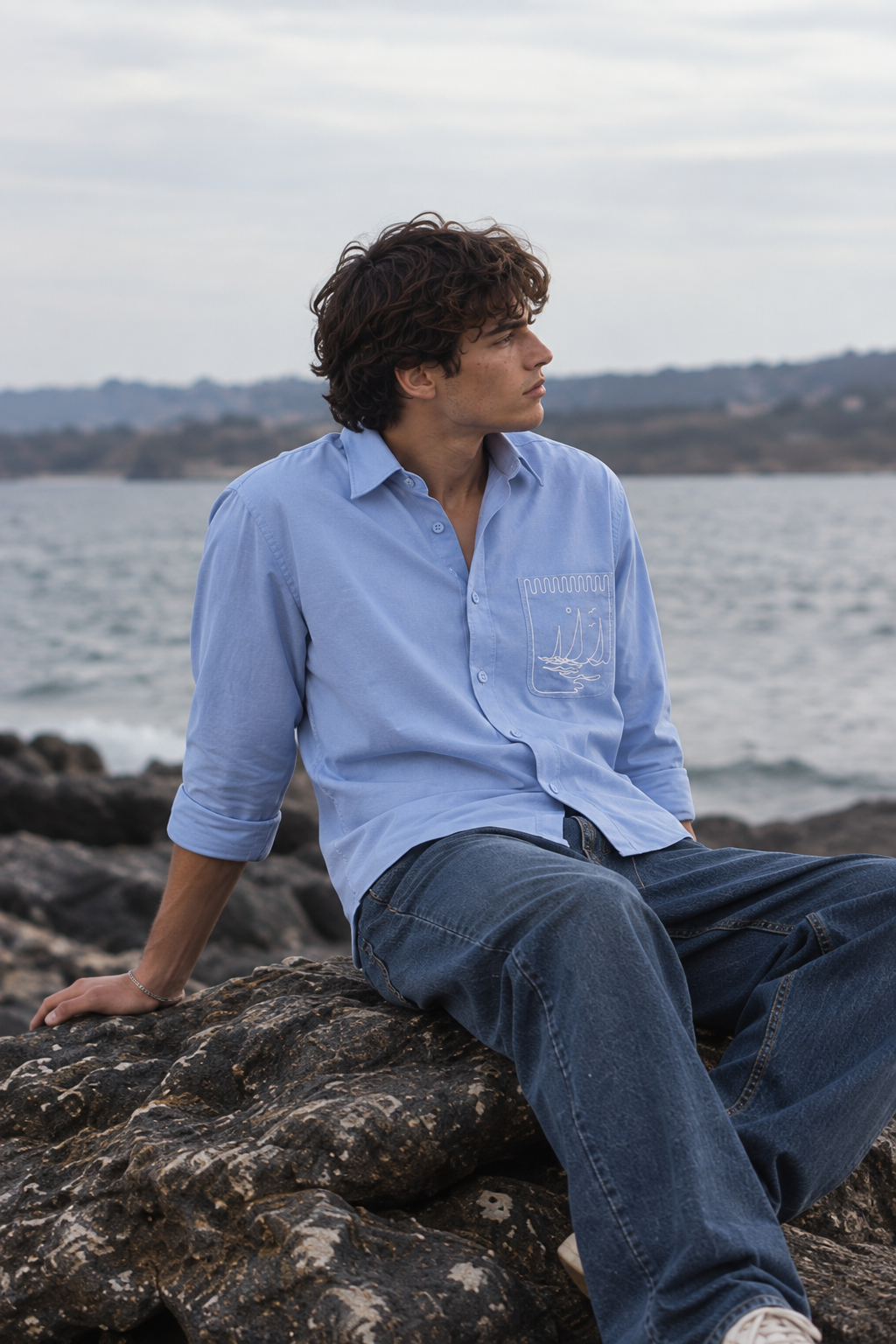Pocket Yacht Embroidery : Linen Blue Shirt