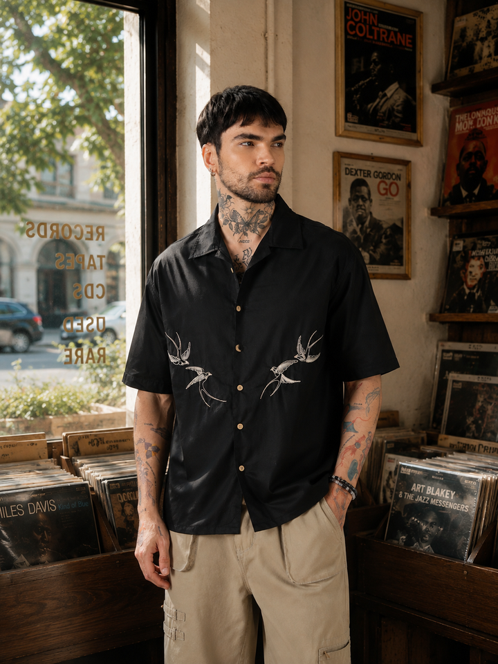 Colony : Embroidery Black Shirt