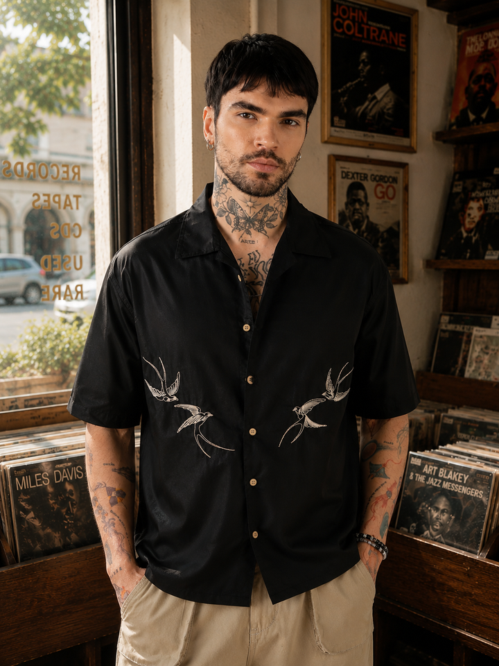 Colony : Embroidery Black Shirt