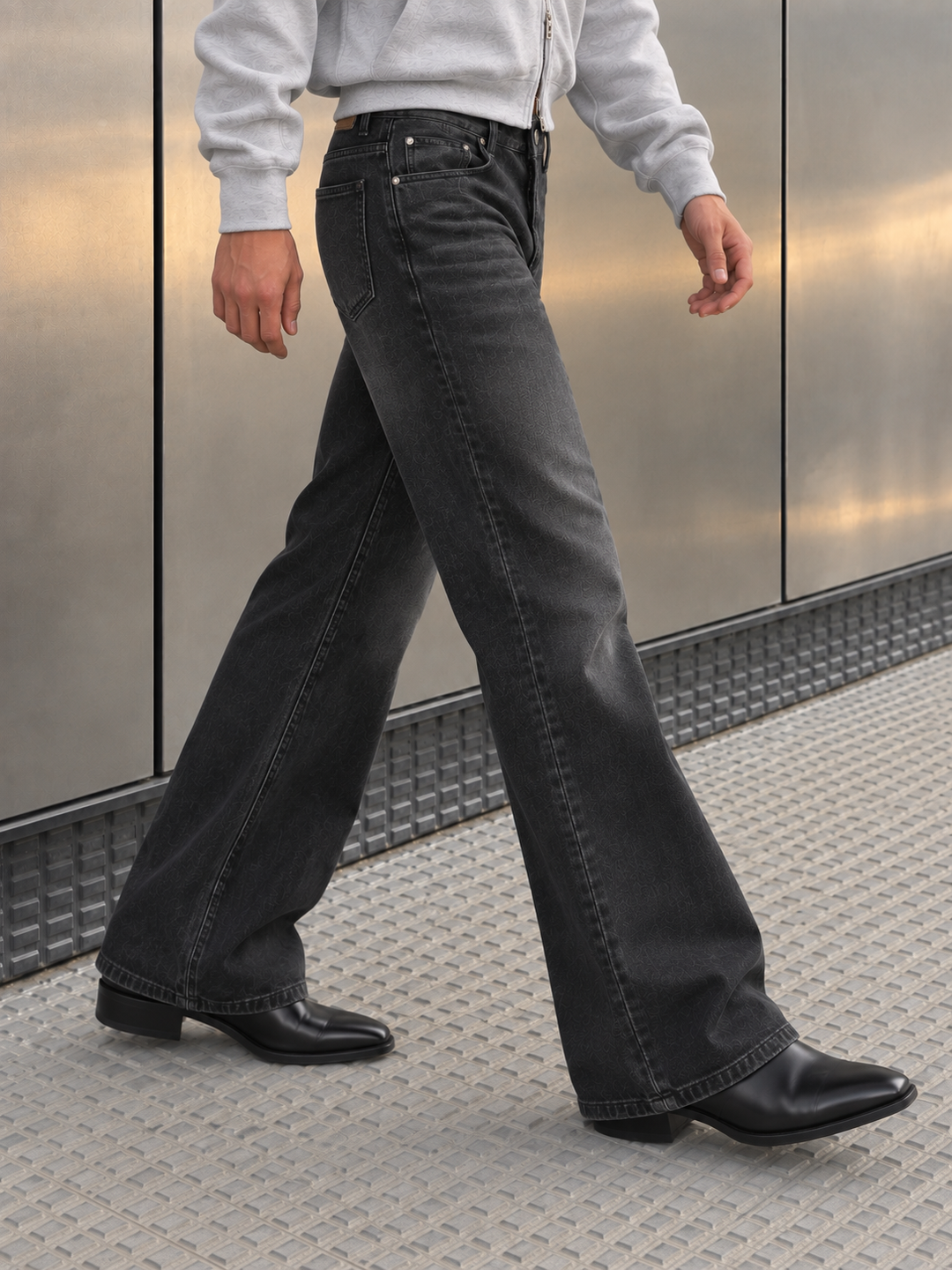Bootcut : Black Washed Jeans