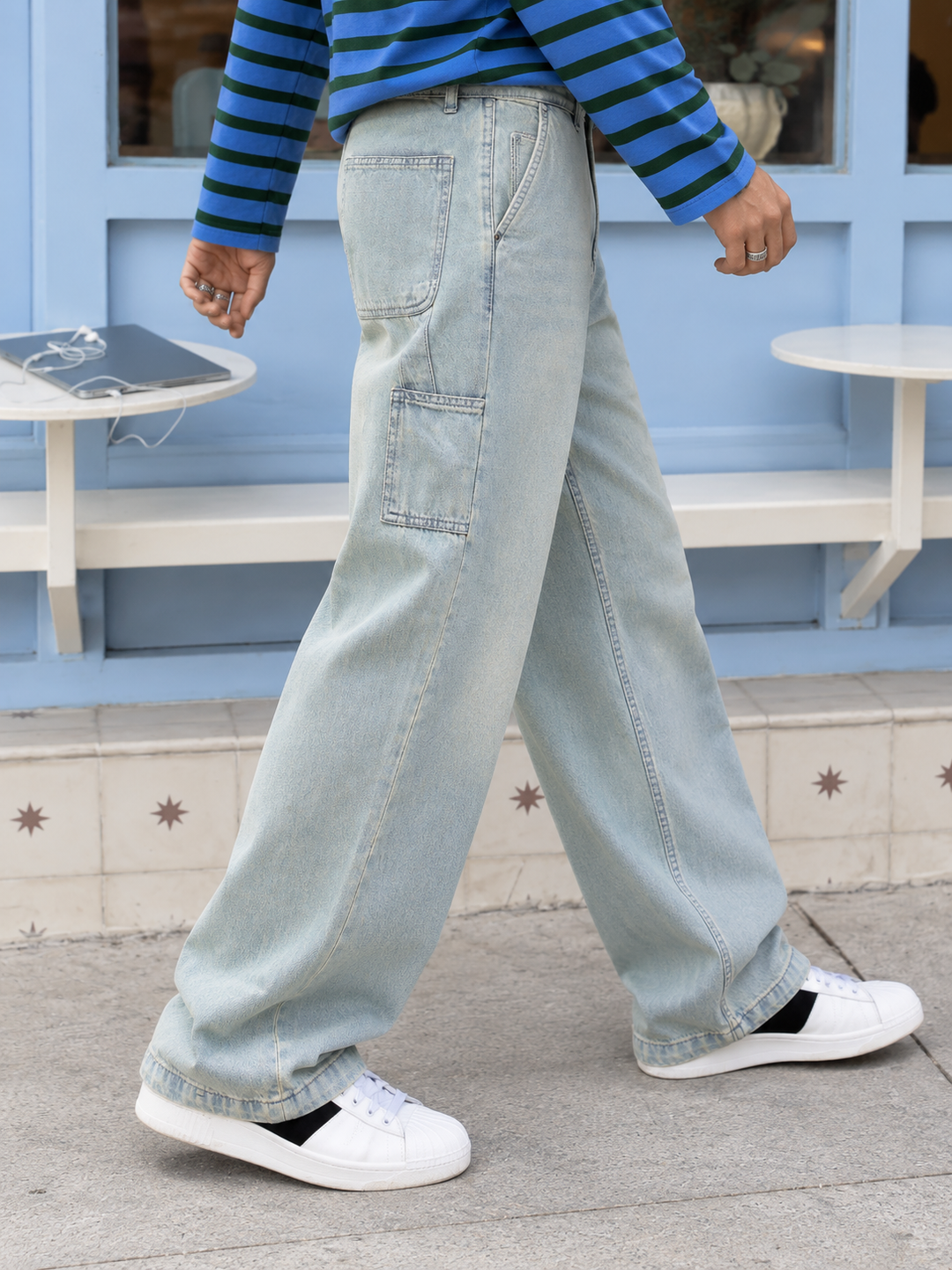 Light Blue Baggy Jeans Street Style