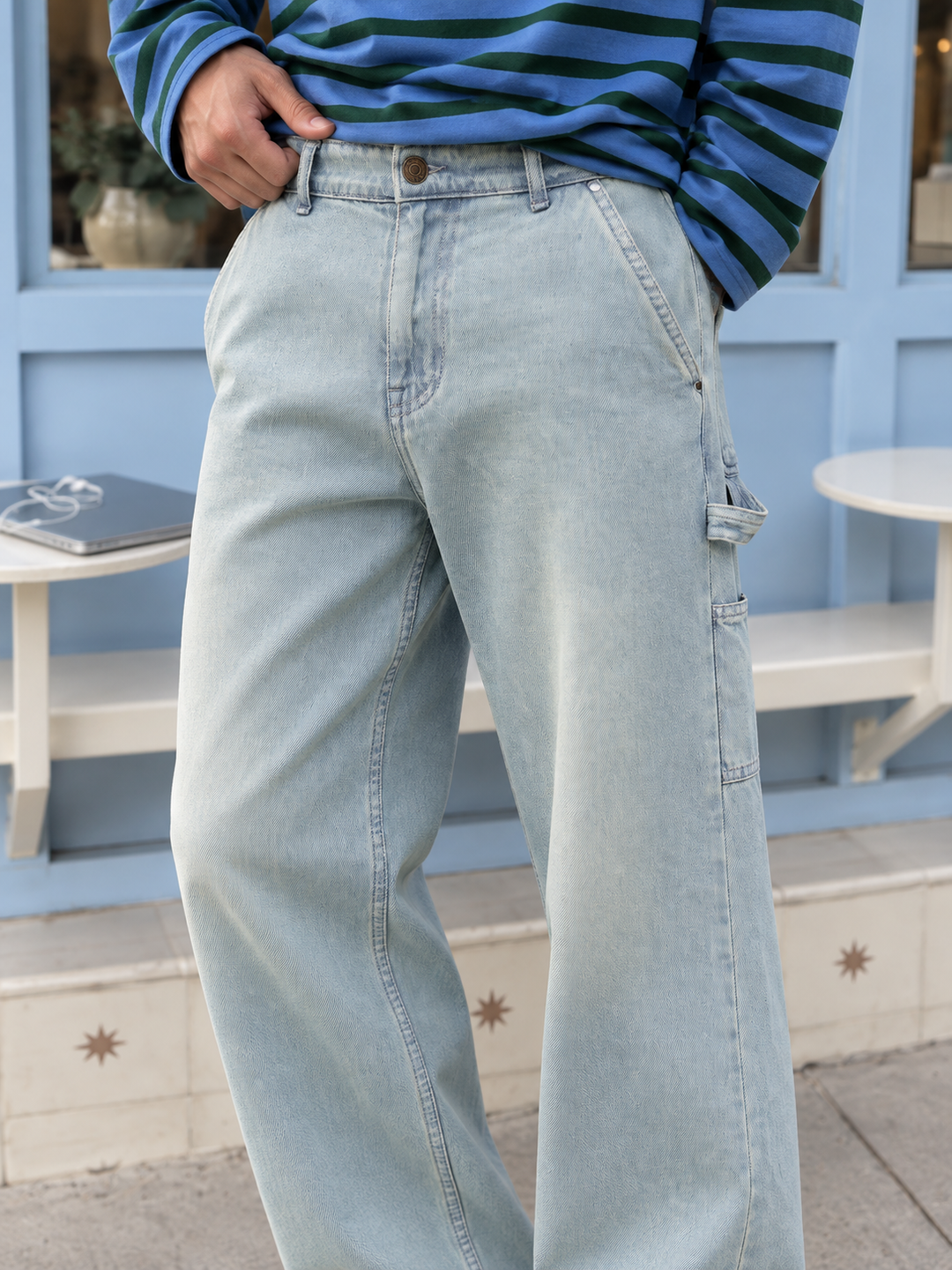 Light Blue Baggy Jeans Street Style